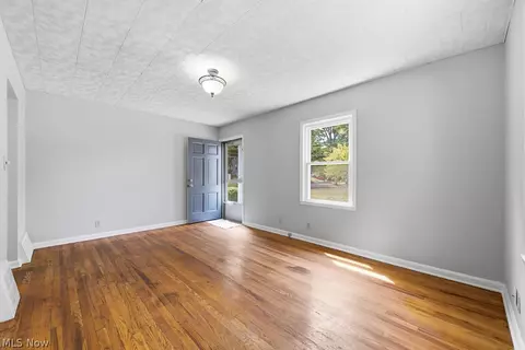 838 Kickapoo Ave, Akron, OH 44305 photo 9