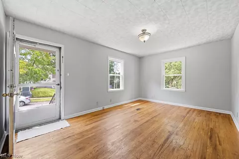838 Kickapoo Ave, Akron, OH 44305 photo 6
