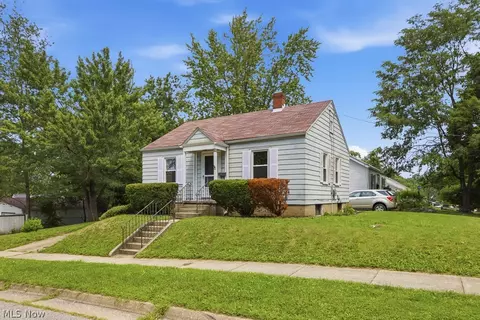 838 Kickapoo Ave, Akron, OH 44305 photo 2