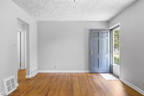 838 Kickapoo Ave, Akron, OH 44305 photo 10