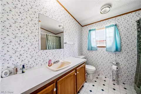 Bath - 2675 Eagle Point Dr, Madison, OH 44057 photo 1 of 3
