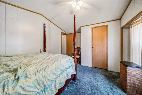 Bedroom - 2675 Eagle Point Dr, Madison, OH 44057 photo 3 of 6