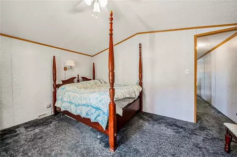 Bedroom - 2675 Eagle Point Dr, Madison, OH 44057 photo 2 of 6
