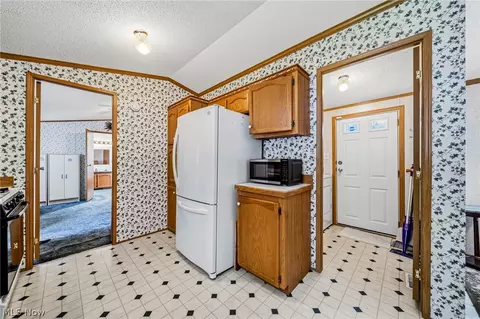 Entry Way - 2675 Eagle Point Dr, Madison, OH 44057 photo 1 of 1