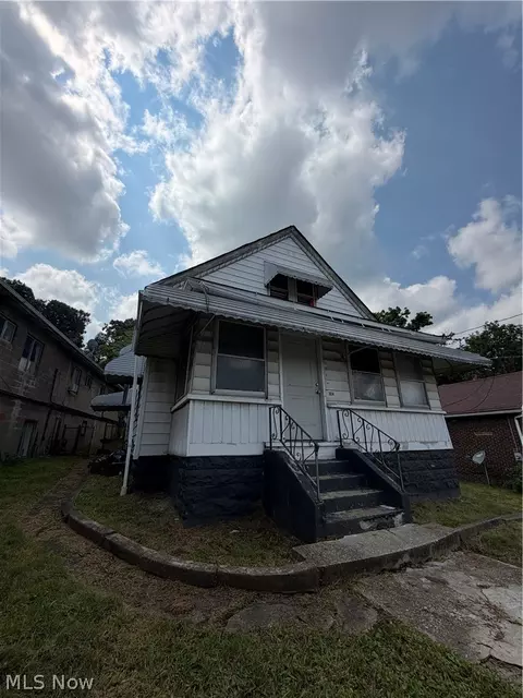 1814 Manchester Rd, Akron, OH 44314
