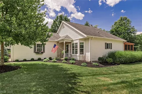 383 Woodside Dr, Northfield, OH 44067