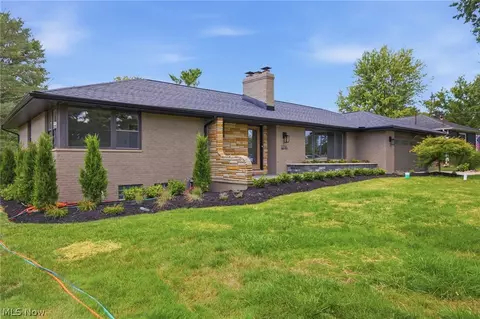 12758 Abbey Rd, North Royalton, OH 44133