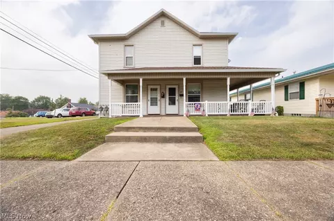 119 4th St SE, Brewster, OH 44613