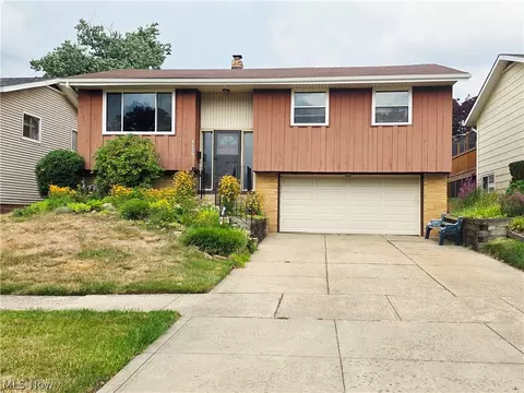 5675 Andover Blvd, Garfield Heights, OH 44125