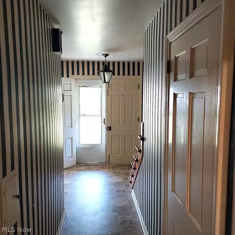 Entry Way - 655 Cliffside Dr, Akron, OH 44313 photo 1 of 5