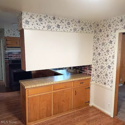 Kitchen - 655 Cliffside Dr, Akron, OH 44313 photo 1 of 4