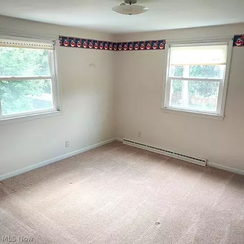 Bedroom - 655 Cliffside Dr, Akron, OH 44313 photo 3 of 7