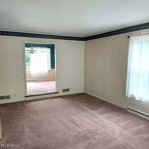 Living - 655 Cliffside Dr, Akron, OH 44313 photo 3 of 7