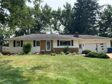 1700 Beryl Rd, Akron, OH 44312