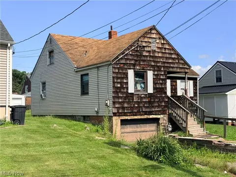 3817 Marlamont Way, Weirton, WV 26062