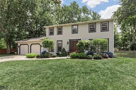 5778 Green Cir, Willoughby, OH 44094