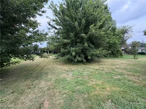 Exterior - 2048 Grafton Rd, Elyria, OH 44035 photo 3 of 3
