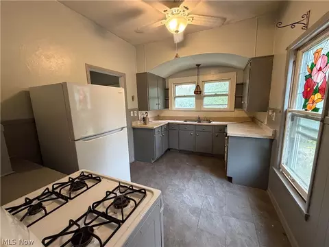 Kitchen - 2048 Grafton Rd, Elyria, OH 44035 photo 1 of 2