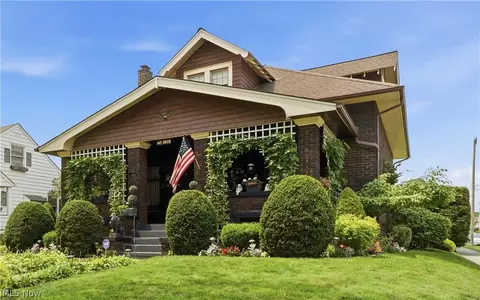 3972 Washington Park Blvd, Newburgh Heights, OH 44105