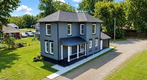 561 Downard Rd, Zanesville, OH 43701