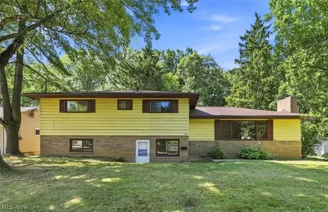 558 Garnette Rd, Akron, OH 44313