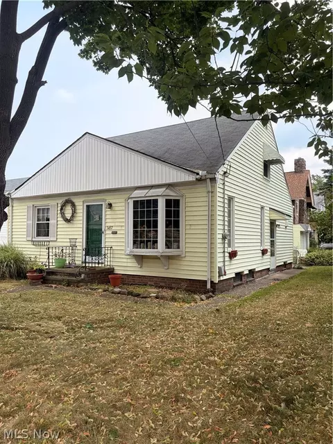 1437 Elbur Ave, Lakewood, OH 44107