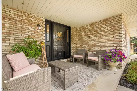 7593 Panther Ave NE, Canton, OH 44721 photo 2