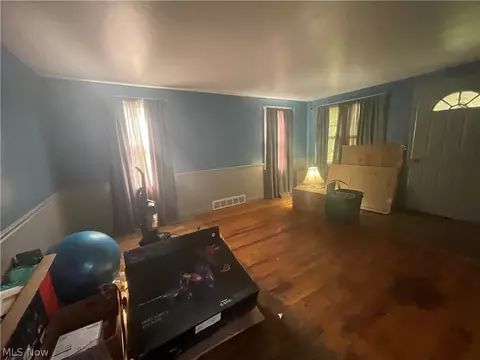 Living - 72 Meadowbrook Ave, Boardman, OH 44512 photo 2 of 2