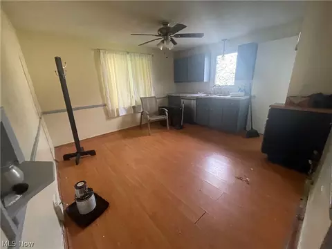 Living - 72 Meadowbrook Ave, Boardman, OH 44512 photo 1 of 2