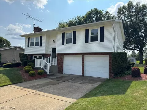 2370 Oak Trace St, Youngstown, OH 44515