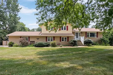 3544 Ada Vista Dr, Uniontown, OH 44685