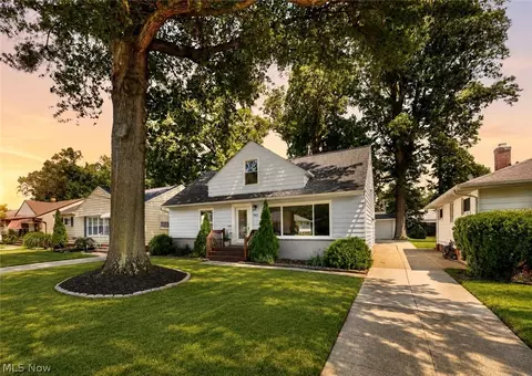 983 Newberry Ave, South Euclid, OH 44121