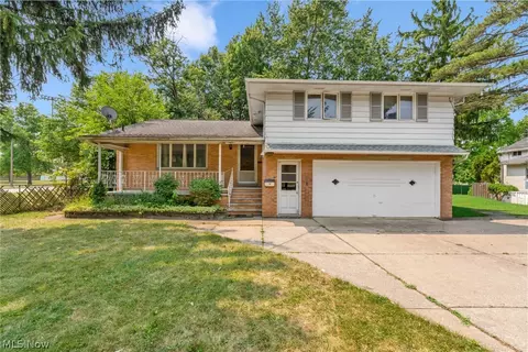 7010 York Rd, Parma Heights, OH 44130