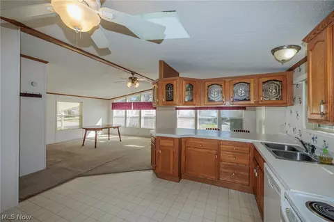 Kitchen - 77 Periwinkle Dr, Olmsted Twp, OH 44138 photo 3 of 3