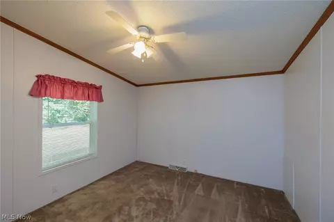 Bedroom - 77 Periwinkle Dr, Olmsted Twp, OH 44138 photo 3 of 6