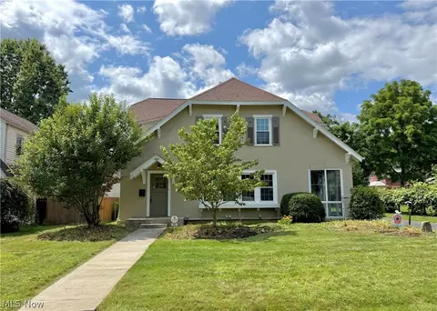 490 Dorchester Rd, Akron, OH 44320