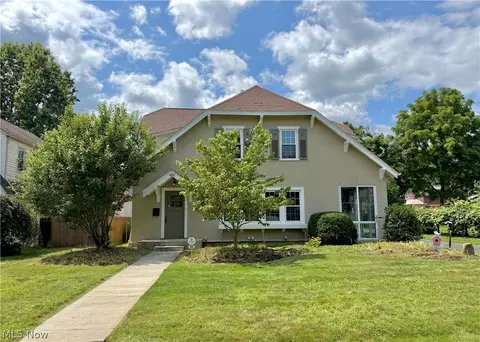 490 Dorchester Rd, Akron, OH 44320