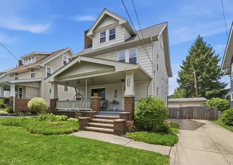 1668 Lewis Dr, Lakewood, OH 44107