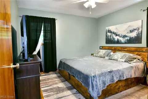 Bedroom - 1605 Difford Dr, Niles, OH 44446 photo 8 of 11