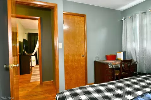 Bedroom - 1605 Difford Dr, Niles, OH 44446 photo 7 of 11