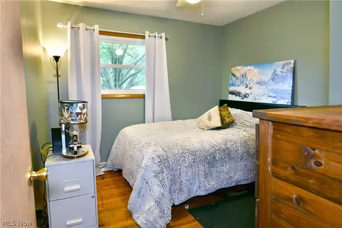 Bedroom - 1605 Difford Dr, Niles, OH 44446 photo 1 of 11