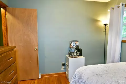 Bedroom - 1605 Difford Dr, Niles, OH 44446 photo 3 of 11