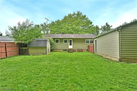 Exterior - 1605 Difford Dr, Niles, OH 44446 photo 5 of 5