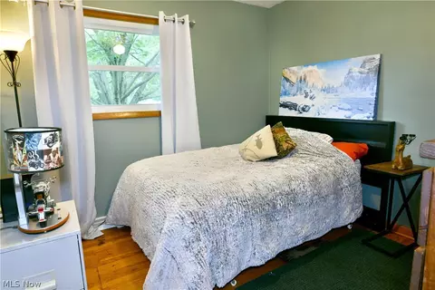 Bedroom - 1605 Difford Dr, Niles, OH 44446 photo 2 of 11