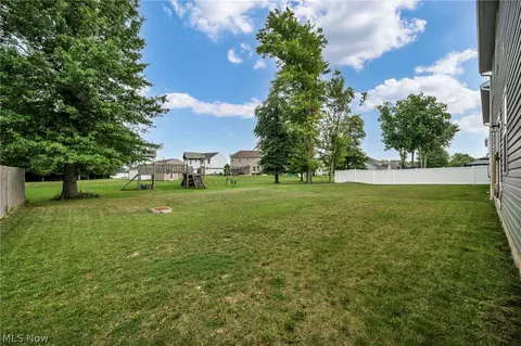 Exterior - 4660 Erhart Dr, Lorain, OH 44053 photo 5 of 6
