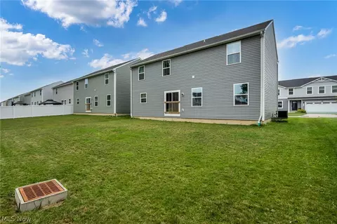 Exterior - 4660 Erhart Dr, Lorain, OH 44053 photo 3 of 6