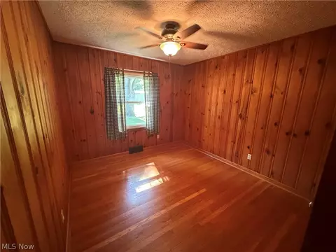 Bedroom - 5889 Kellar Rd, New Franklin, OH 44319 photo 1 of 3