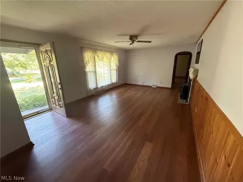 Living - 5889 Kellar Rd, New Franklin, OH 44319 photo 2 of 2