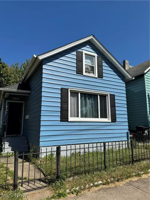 2751 W 32nd St, Cleveland, OH 44113