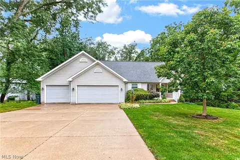 213 Crestland Ave NW, North Canton, OH 44720